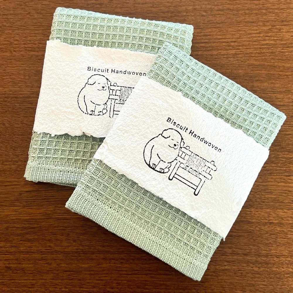 One Handwoven Waffle Weave Bath Mitts in Light Green